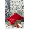Coussin Tender pompons Rubis 45 x 45